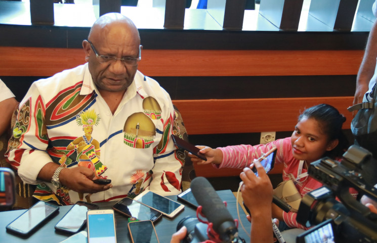 Klemen Tinal Sebut Penetapan Wabup Keerom Tak Sah
